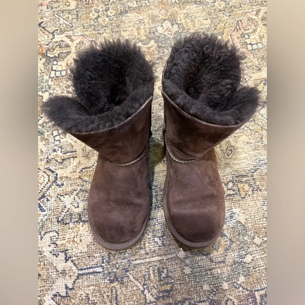 UGG Girls Bailey Button Boots in Dark Brown Chocolate Size 3